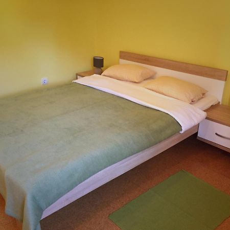 Apartment Lela Mali Losinj Exterior photo